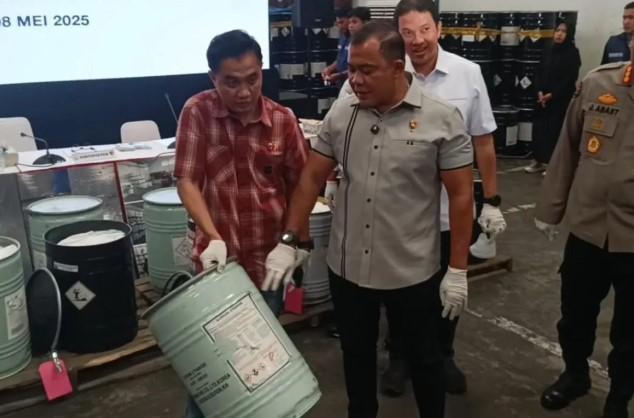 Bareskrim Polri Bongkar Perdagangan Sianida Ilegal di Surabaya dan Pasuruan, 9.888 Drum Diimpor dari China