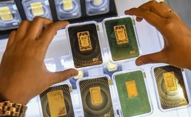 Harga Emas Merosot: Penurunan Terbesar dalam Beberapa Pekan