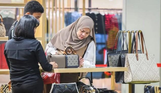 IKK Naik Jadi 121,7, Sinyal Optimisme Konsumen Terhadap Ekonomi Tetap Terjaga