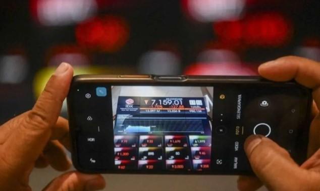 IHSG Naik 0,32 Persen ke Level 6.849,45, LQ45 Ikut Menguat 0,40 Persen