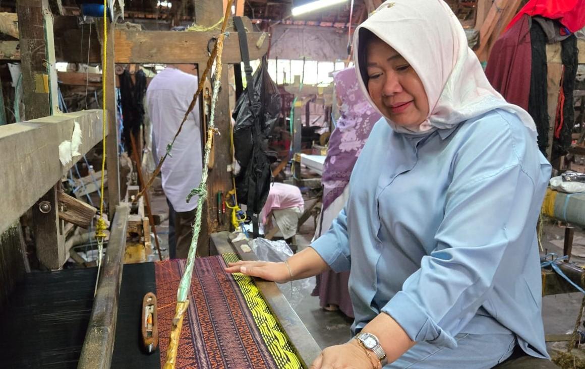 Siti Fauziah Nilai Tenun Garut Punya Prospek Cerah, Soroti Kendala Bahan Baku serta Daya Beli