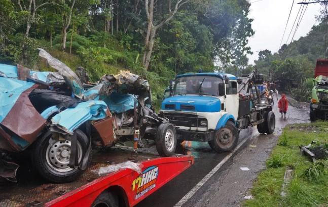 Kecelakaan Beruntun Tewaskan Puluhan Orang, Kasus Korupsi Satelit dan Haji Ilegal Juga Terungkap