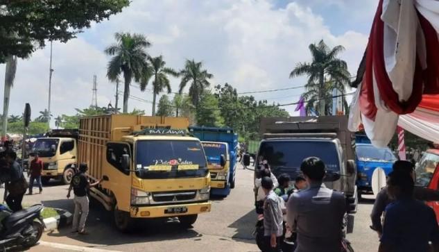 Gubernur Teken Instruksi Setop Operasi Truk Tambang Selama Periode Pemberangkatan Haji