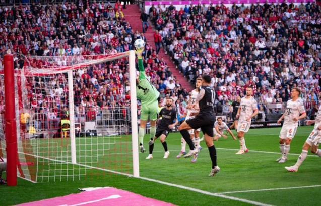 Bayern Muenchen Kalahkan Monchengladbach 2-0, Kukuhkan Posisi Juara Bundesliga