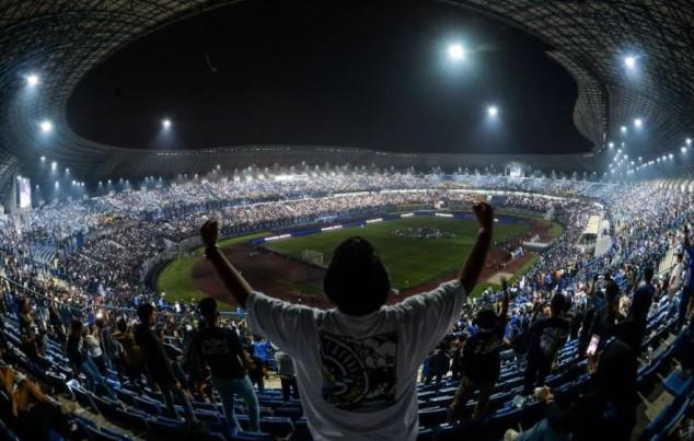 Persib Bandung Kukuhkan Gelar Juara Liga 1 2024/2025, “Juara Deui” Bukan Sekadar Slogan