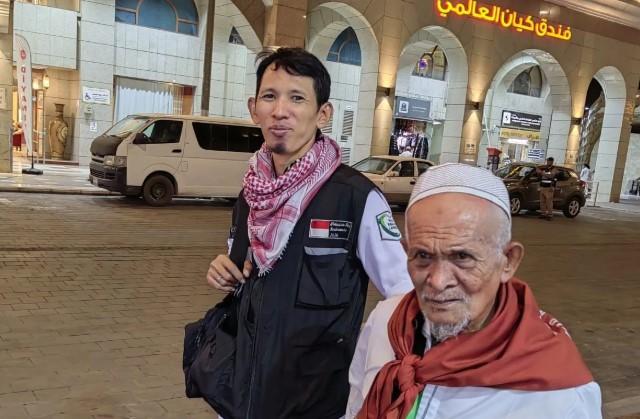 PPIH Bantu Tiga Calon Haji dari Solo yang Terpisah dari Keluarganya