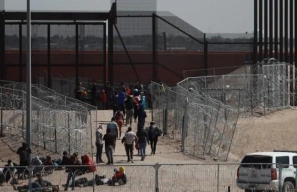 Trump Teken Program “Free Return Home”, Imigran Ilegal Bisa Pulang Gratis dan Dapat Bonus