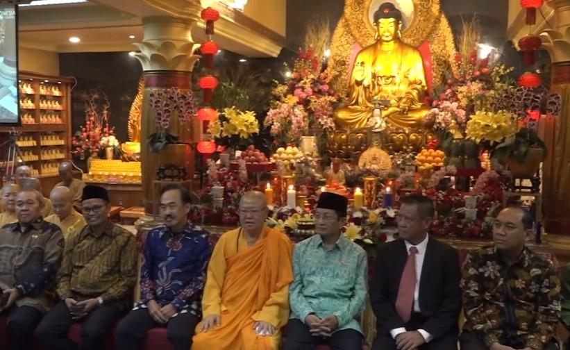 Hadiri Waisak di Wihara Ekayana, Menag Serukan Toleransi dan Penghormatan antar Umat Beragama