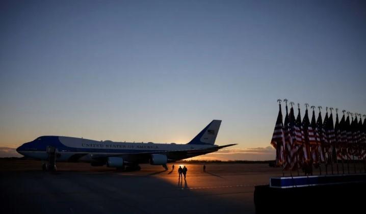 Qatar Disebut Akan Hadiahkan Boeing 747 ke Trump untuk Penggunaan Sementara, Demokrat Minta Penyelidikan