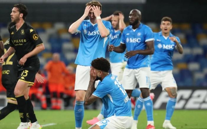 Napoli Gagal Perlebar Jarak Usai Ditahan Genoa 2-2, Inter Milan Mengintai di Posisi Kedua