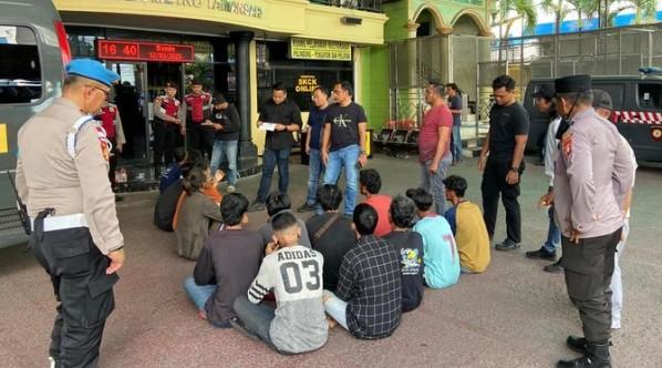 Polisi Amankan Jukir Liar dan Pak Ogah dalam Operasi Berantas Jaya 2025 di Tamansari
