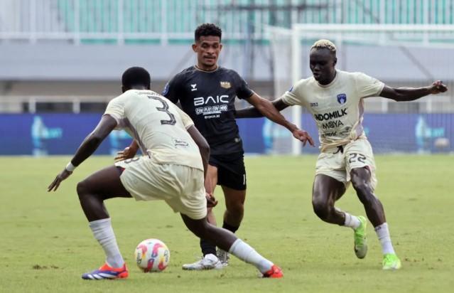 Perebutan Posisi Runner-up Liga 1 Makin Sengit, Dewa United Terdepan, Persebaya hingga Borneo Masih Berpeluang