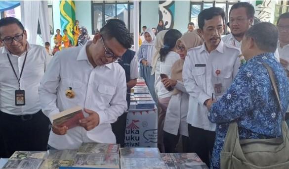 Andra Soni Dorong Program Nyata untuk Literasi dan Penulisan di Banten
