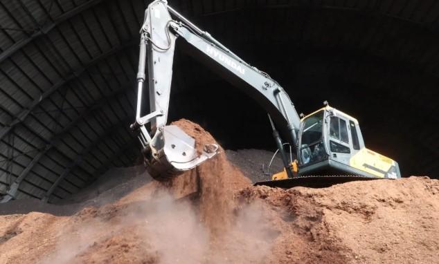 PLTU Jeranjang Olah Limbah Kayu Jadi Biomassa, Hasilkan Ribuan MWh Listrik Hijau dan Kurangi Emisi