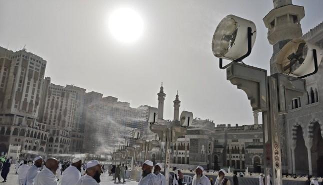 Musim Haji 2025 Diterpa Suhu Ekstrem, Kipas Embun Jadi Solusi Cegah Heat Stroke Jamaah