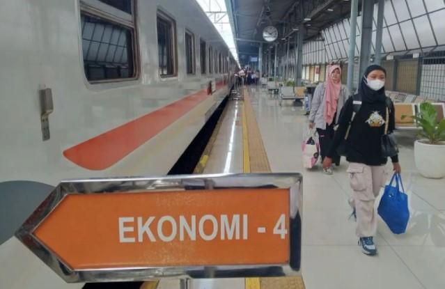 Layanan KA Jarak Jauh Lampaui Target Kuartal Awal, PSO Didorong Jadi Transportasi Publik Terjangkau