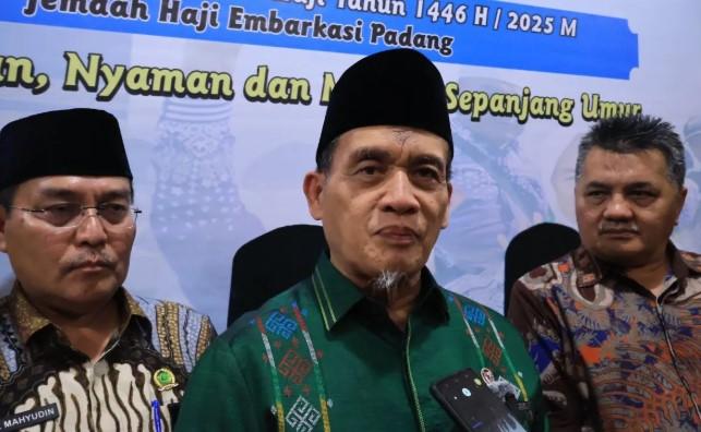 Romo Muhammad Syafi'i: Minum Zamzam Rutin, Kurangi Telepon ke Rumah, Fokus Ibadah Utama