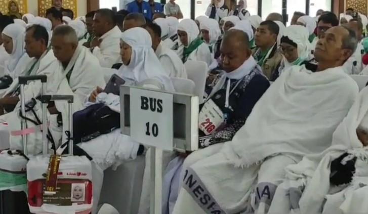 Jamaah Calon Haji dari Banjarbaru, Tapin, dan Balangan Telah Berangkat Langsung ke Tanah Suci