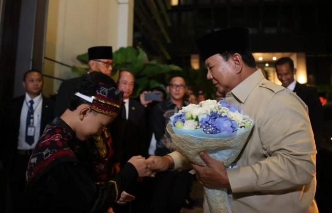 Sambutan Hangat Diaspora Warnai Kedatangan Presiden Prabowo di Bangkok