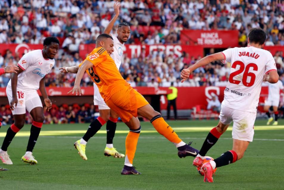 Real Madrid Kunci Kemenangan atas Sevilla yang Hanya Bermain dengan 9 Pemain