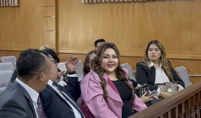 Lisa Mariana Hadiri Sidang Gugatan Perdata terhadap Ridwan Kamil, Fokus Tuntut Hak Identitas Anak
