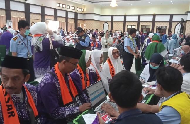 Hanya 91 Calon Haji Kloter 26 Diberangkatkan dari Makassar, Maluku Kini Gunakan Skema Embarkasi Antara