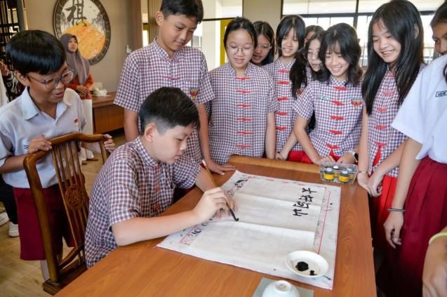 Puhua School Kembangkan Pendidikan Trilingual, Bahasa Mandarin Jadi Kunci Masa Depan Siswa dari Berbagai Latar Belakang