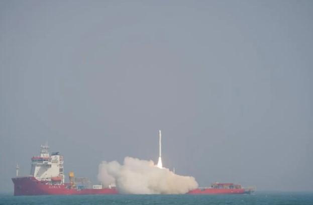 Roket CERES-1 Sukses Mengudara dari Lepas Pantai Shandong, Tambah Satelit dalam Konstelasi Tianqi