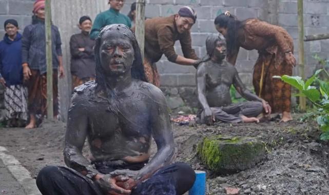 Teatrikal Jamasan Lendut: Pesan Lingkungan dan Kearifan Lokal dalam Balutan Seni Pertunjukan