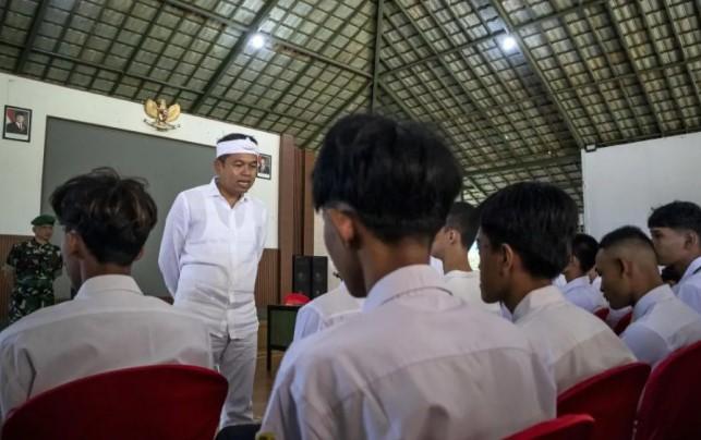 Pemprov Jabar Terapkan Program Disiplin Militer bagi Siswa Bermasalah di Barak Militer