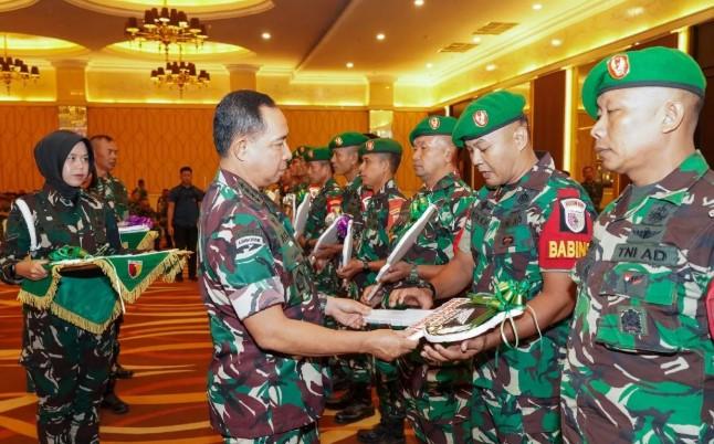 Panglima TNI Kenang Ayahnya yang Babinsa, Beri Pesan dan Penghargaan untuk Prajurit di Kodam V/Brawijaya