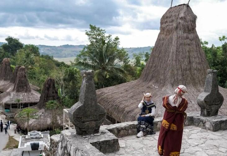 Wamenpar Tegur Praktik Pungli di Ratenggaro, Dorong Reformasi Destinasi Wisata NTT