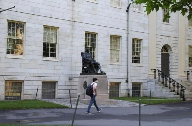 Pemerintahan Trump Cabut Izin SEVP Universitas Harvard, Mahasiswa Asing Dilarang Masuk