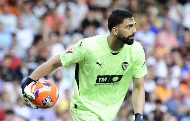 Mamardashvili Resmi Gabung Liverpool, Siap Ambil Alih Posisi Alisson di Masa Depan