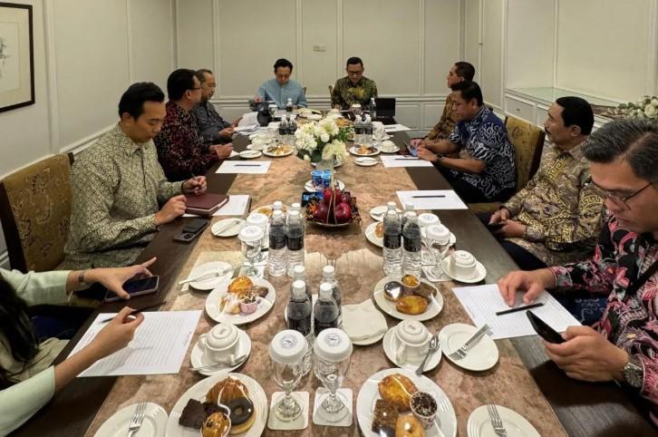 Menteri P2MI Soroti Upah Tak Layak dan Status Ilegal PMI di Perkebunan Malaysia