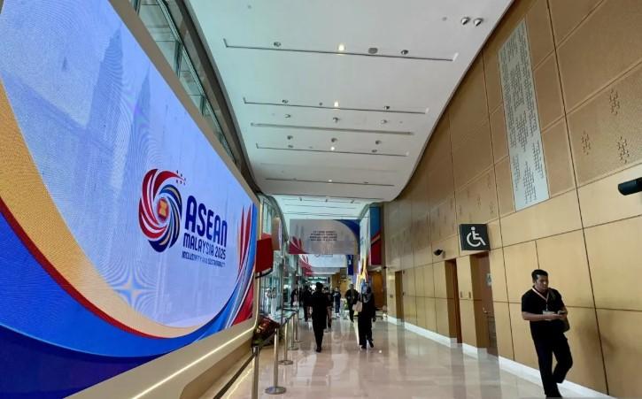 Pemimpin ASEAN Gelar Pertemuan Bilateral Menjelang KTT ke-46, Fokus pada Krisis Myanmar dan Isu Strategis Kawasan