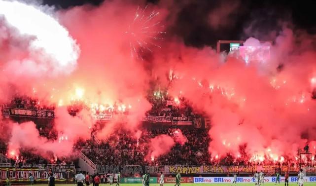 Kekecewaan Suporter Memuncak Usai Persebaya Tumbang dari Bali United