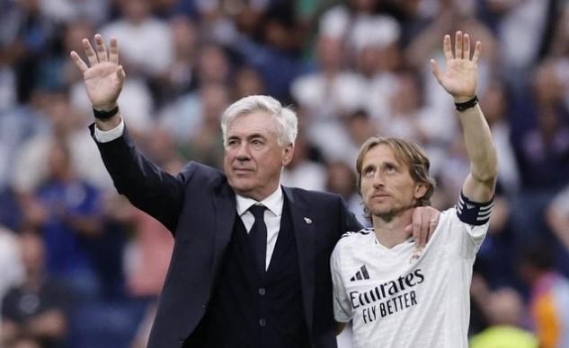 Ancelotti dan Modric Resmi Berpisah dengan Real Madrid, Bernabeu Jadi Saksi Momen Haru