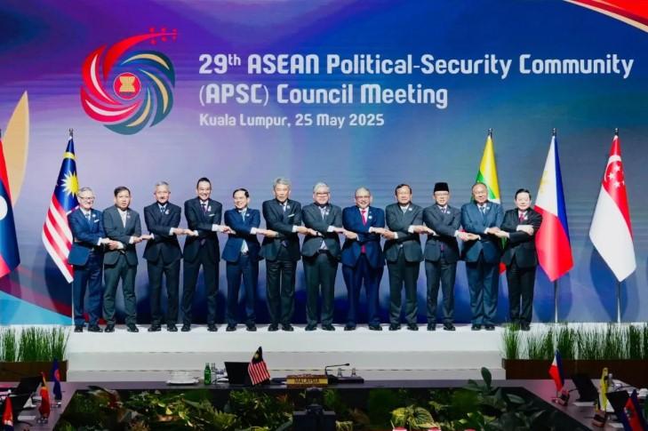 Menlu RI Dorong Respons Kolektif ASEAN Hadapi Kejahatan Transnasional