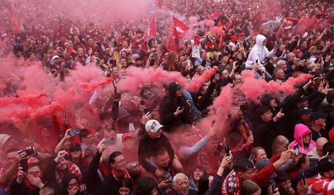 Parade Juara Liverpool Warnai Kota dengan Merah, Samai Rekor MU dan Jadi Klub Tersukses Inggris