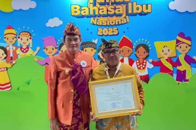 Lombok Tengah Terima Penghargaan FTBIN 2025, Komitmen Lestarikan Bahasa Daerah Diakui Nasional