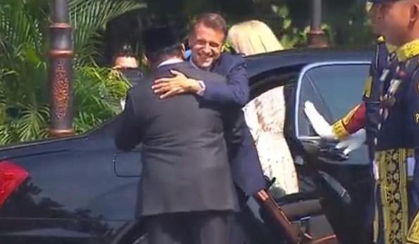 Presiden Prancis Emmanuel Macron Tiba di Istana Merdeka, Disambut Upacara Kenegaraan dan Pertemuan Bilateral