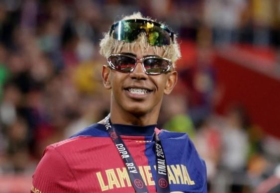 Lamine Yamal Teken Kontrak Jangka Panjang dengan Barcelona, Pakai Nomor 10 dan Jadi Wajah Klub