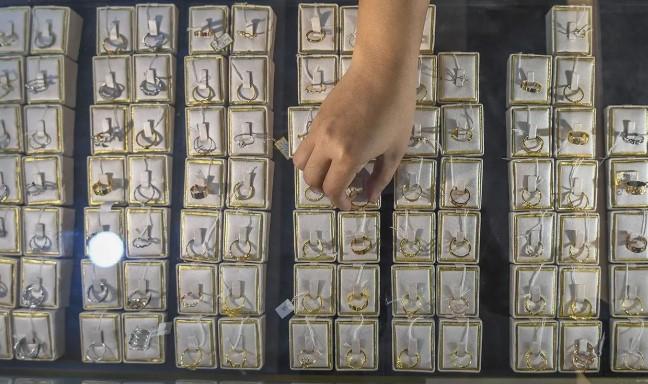 Harga Emas Pegadaian Hari Ini: Antam Stabil, UBS dan Galeri24 Alami Kenaikan Ringan