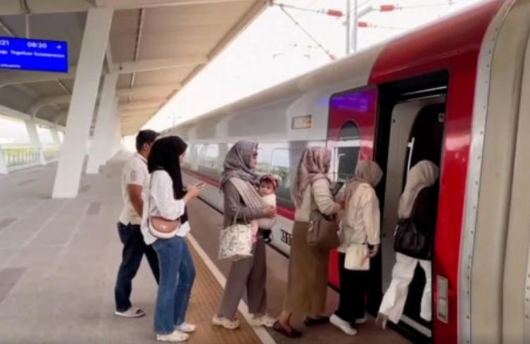 Libur Kenaikan Yesus Kristus, Penumpang Kereta Cepat Whoosh Naik 17 Persen, KCIC Sarankan Pemesanan Online