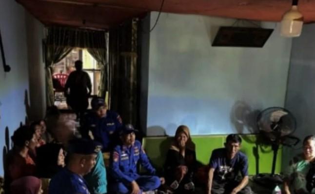 Dua Nelayan Tewas Disambar Petir Saat Mencari Kerang di Perairan Kuala Jambi