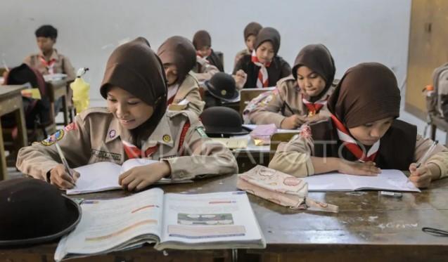 Pendidikan Dasar Gratis Dianggap Tonggak Penting Pemenuhan Hak Asasi Manusia di Indonesia