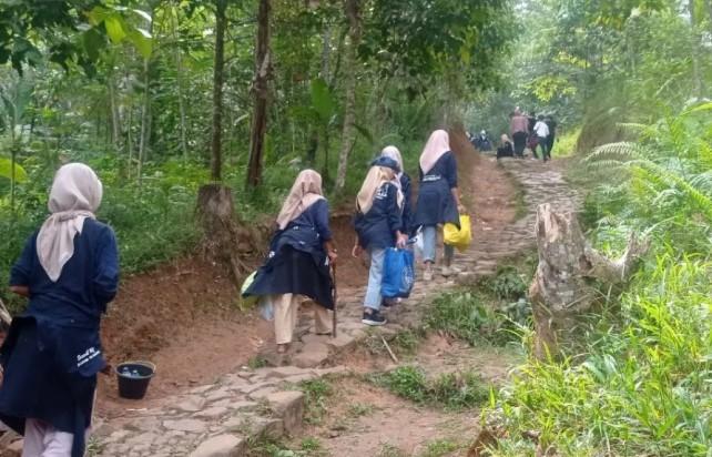Ribuan Wisatawan Padati Badui untuk Nikmati Alam dan Adat Istiadat
