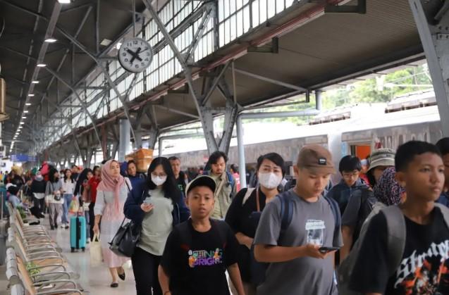 KAI: Sebagian Besar Tiket Terjual di Hari Pertama Arus Balik