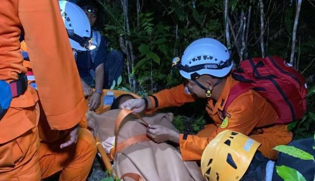 Tim SAR Gabungan Berhasil Evakuasi Pendaki Hipotermia di Bukit Pading Bangka Tengah